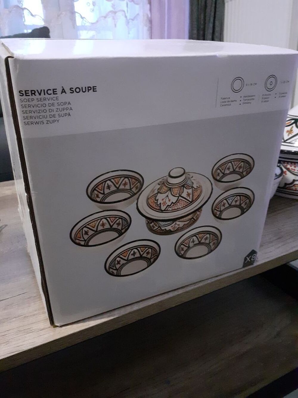 Service &agrave; soupe style oriental Cuisine