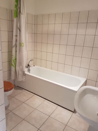  Appartement à louer 3 pièces 82 m²