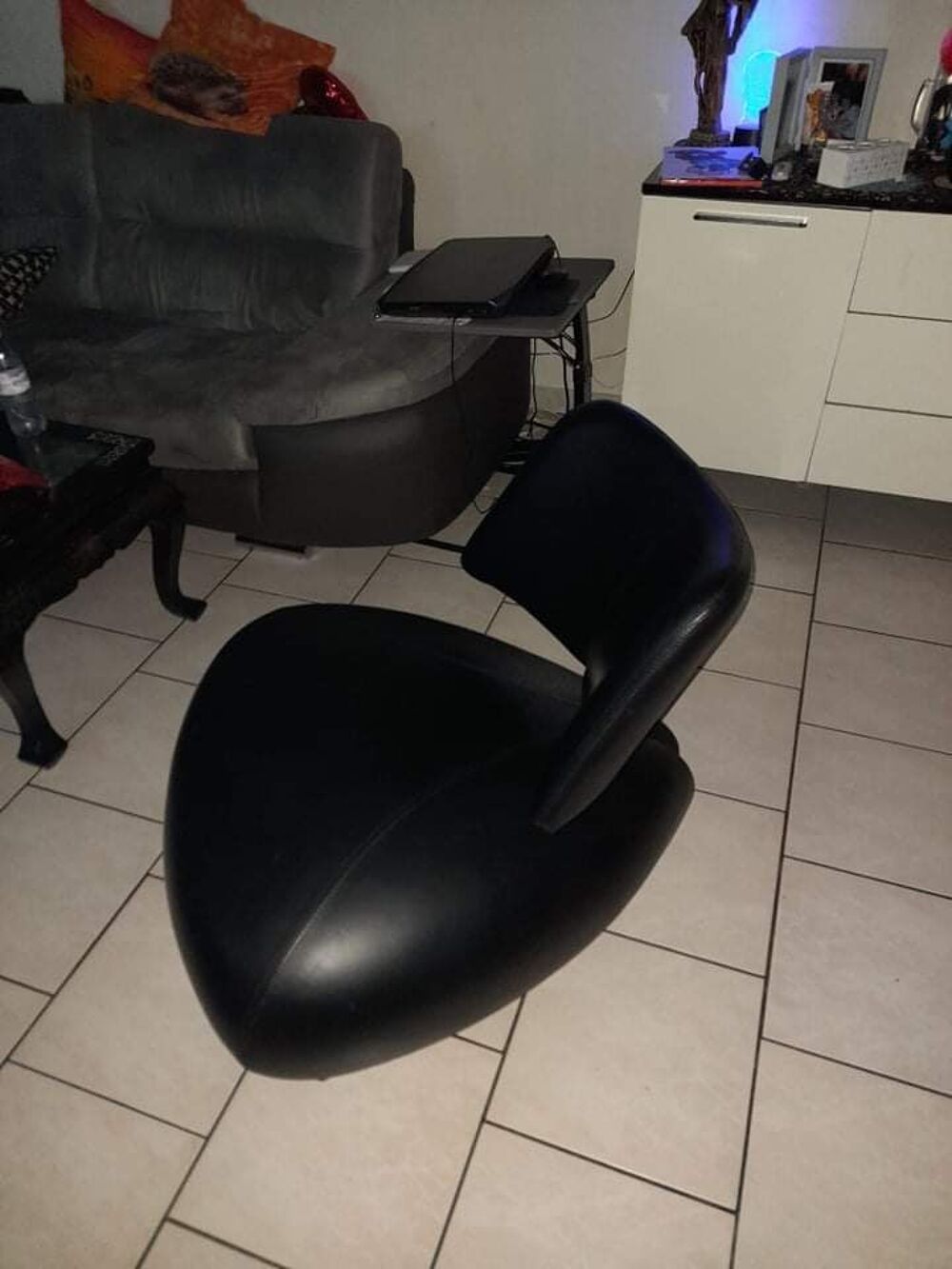 fauteuil en cuir noir Meubles