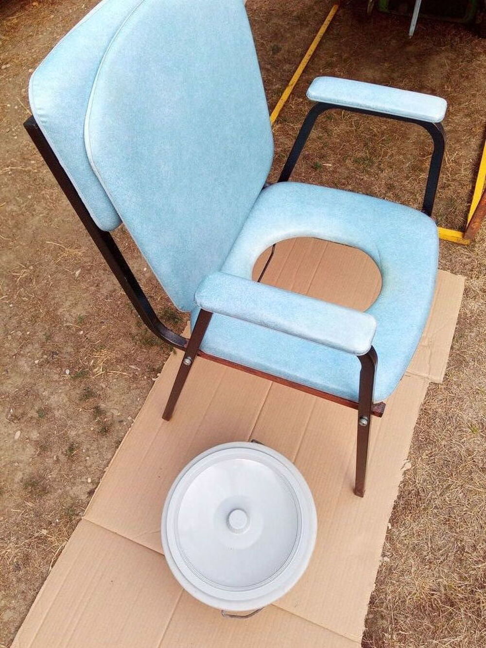 Chaise garde-robe/de toilette. Bricolage