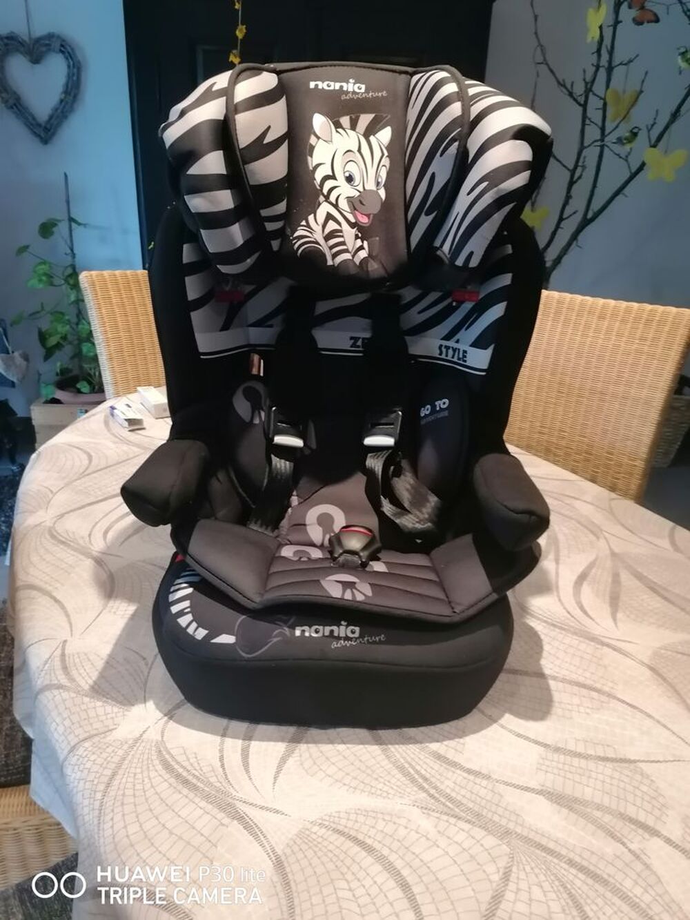 Si&egrave;ge auto groupe Nania Advendure Zebra tr&egrave;s peu utilis&eacute; Puériculture