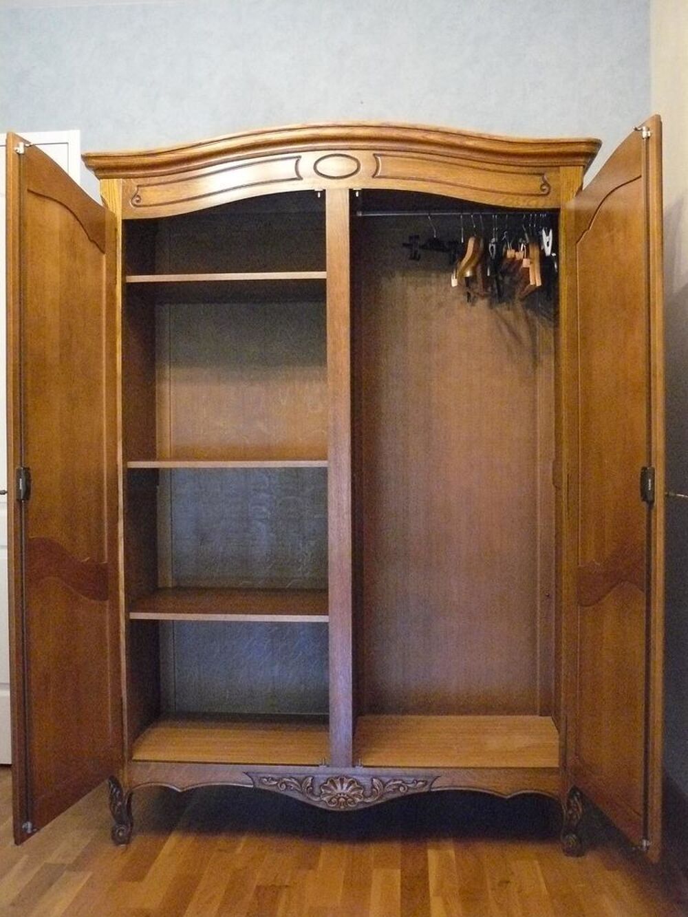 ARMOIRE LOUIS XV EN CHENE Meubles