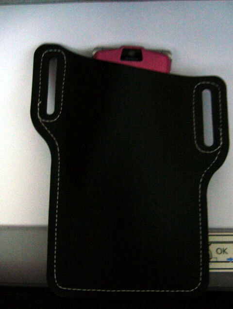 pochette cuir téléphone ou autre ceinture 6 Versailles (78)