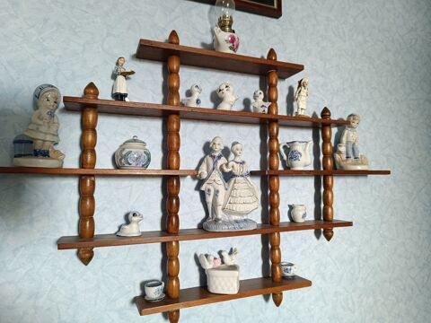 �tag�re avec bibelots  0 Fougerolles-du-Plessis (53)