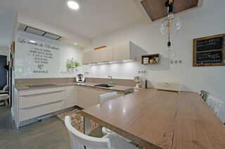  Villa � vendre 9 pi�ces 220 m�