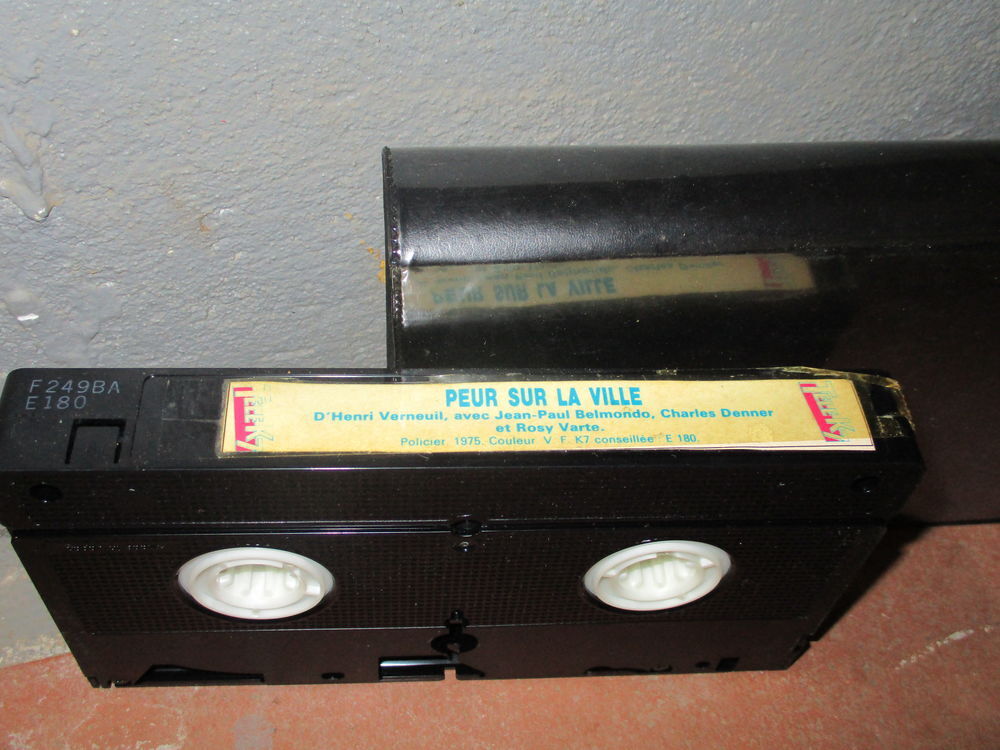 Diverses cassettes VHS &agrave; regarder ou bricolage vintage Photos/Video/TV