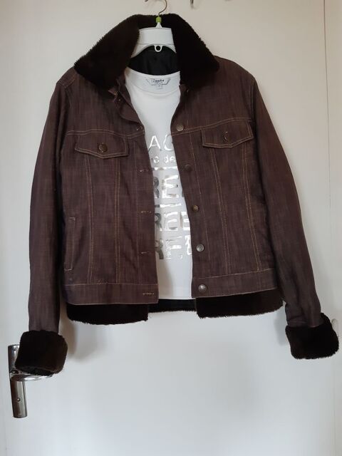 Veste Jean marron avec Fourrure Amovible. 20 Le Vernois (39)