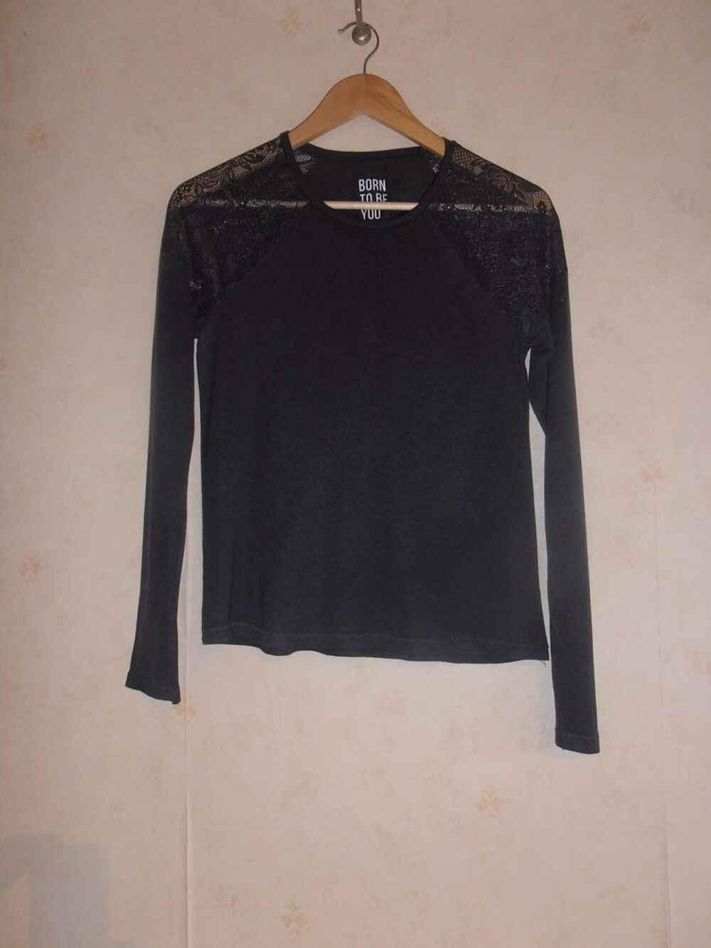 Tee-shirt &eacute;paules dentelle Undiz Vêtements