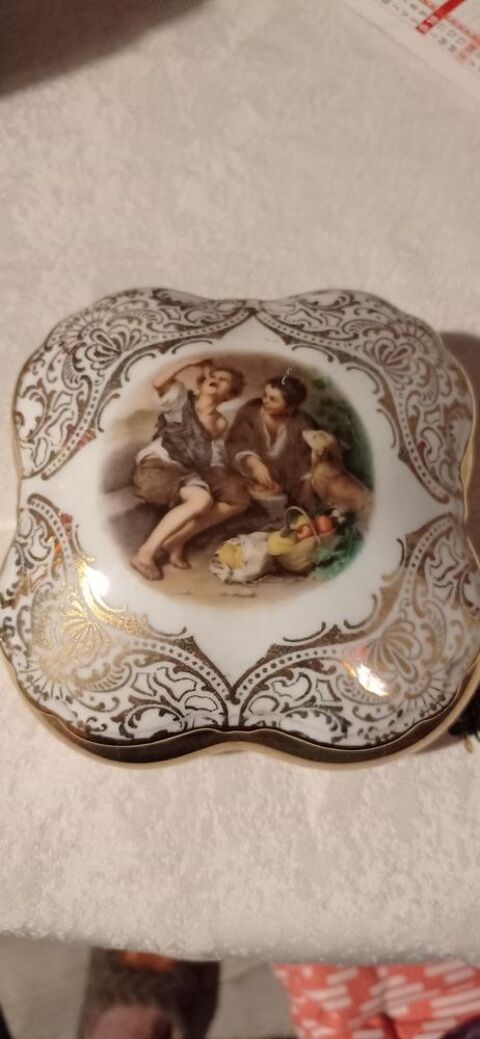 bonbonni�re ancienne 30 Pantin (93)