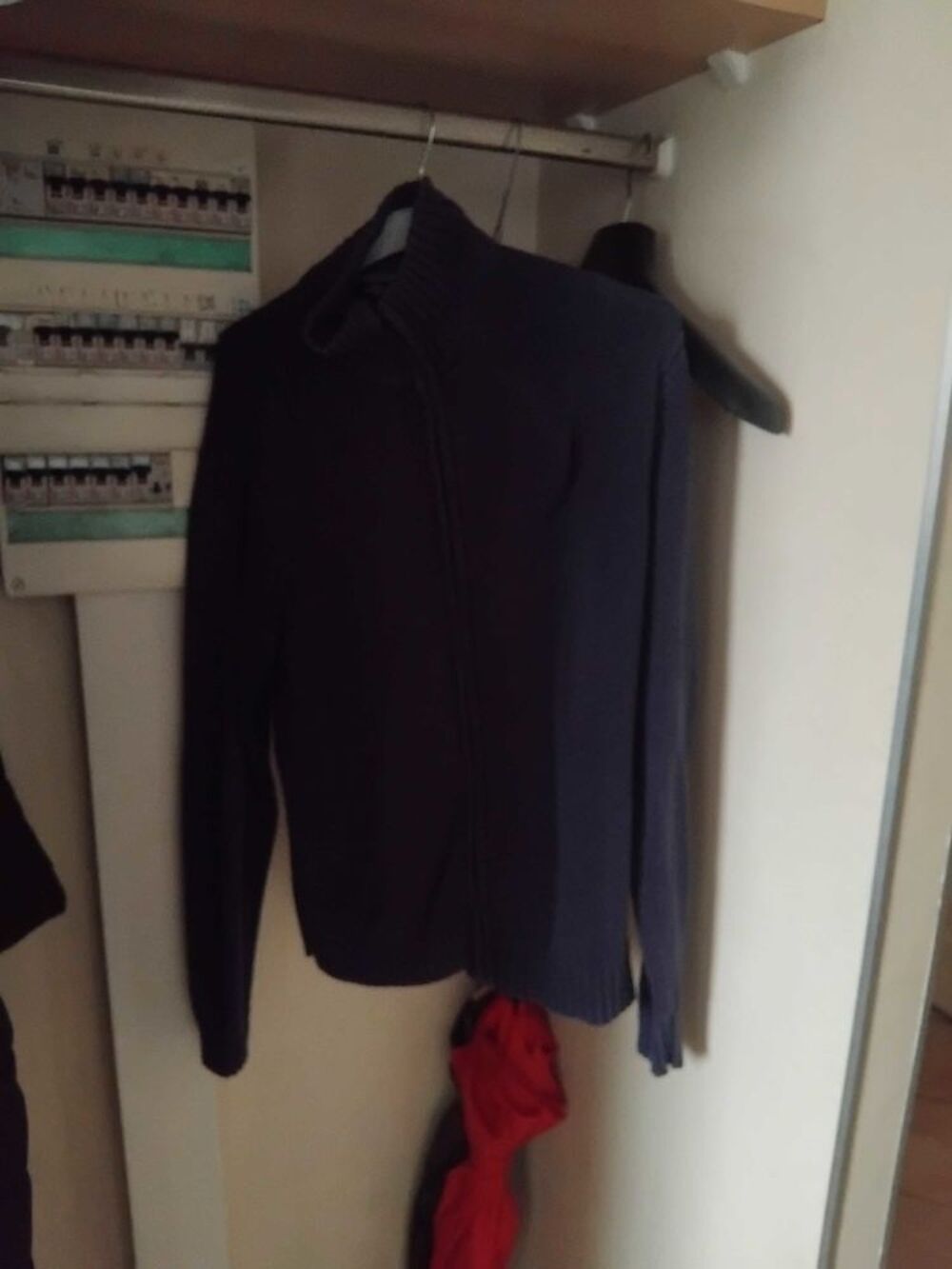 Gilet Tex bleu &agrave; fermeture &eacute;clair&eacute;. Vêtements