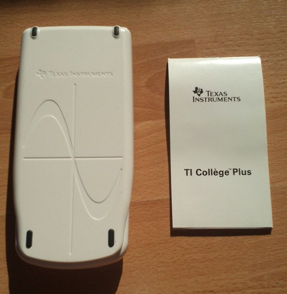 CALCULATRICE TEXAS INSTRUMENTS TI-82 Plus Matériel informatique