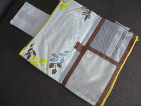 trousse ecole fille bleu ciel 2 poches TBE 1 Brienne-le-Chteau (10)