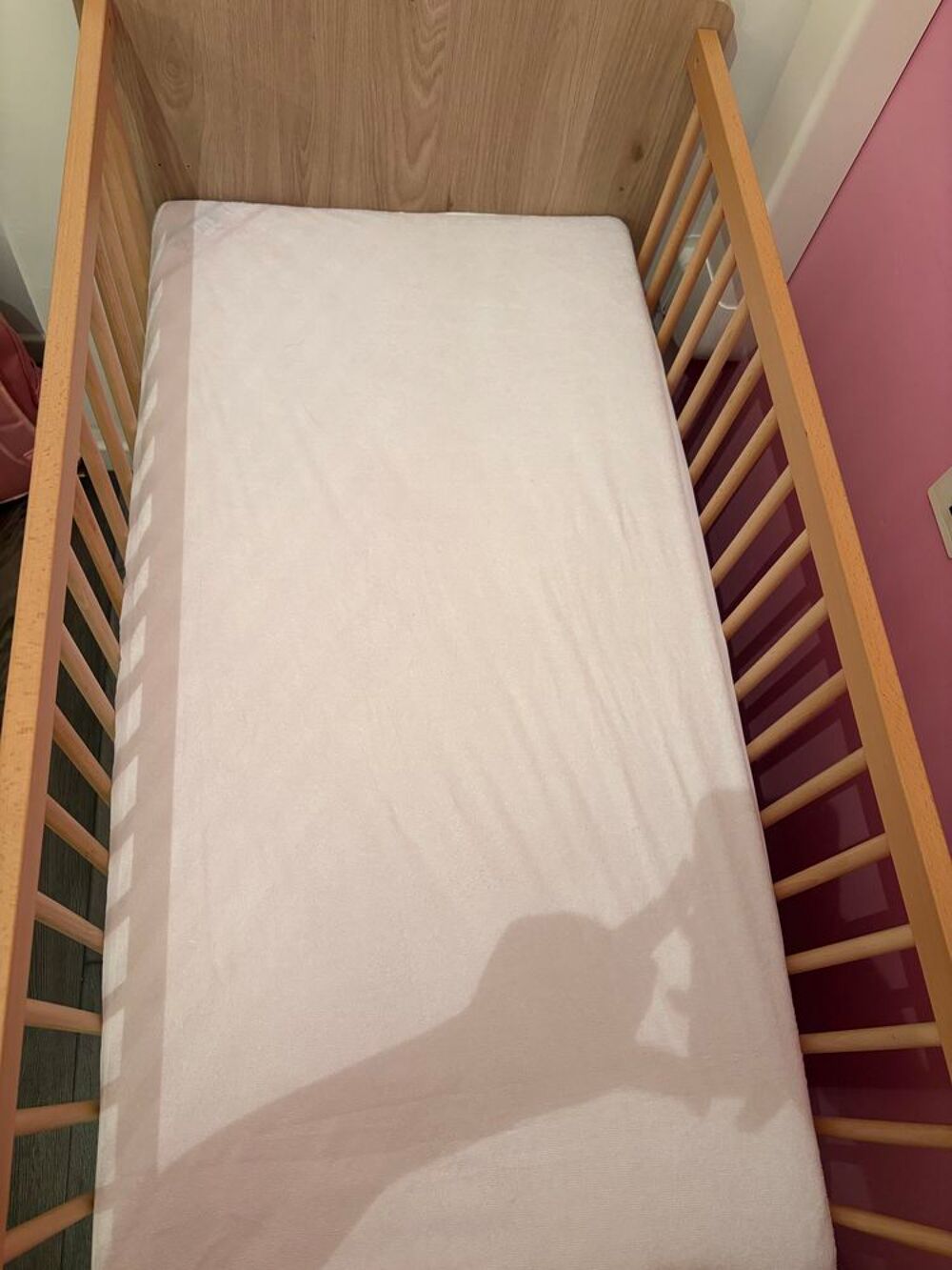 lit &agrave; barreaux b&eacute;b&eacute; + matelas Mobilier enfants