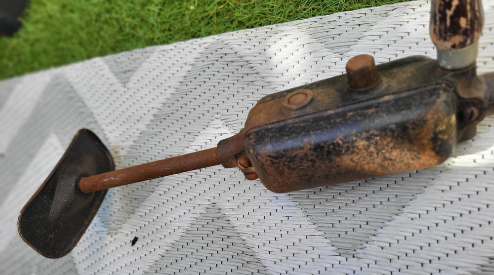 Ancienne chignole Peugeot num&eacute;rot&eacute; Bricolage