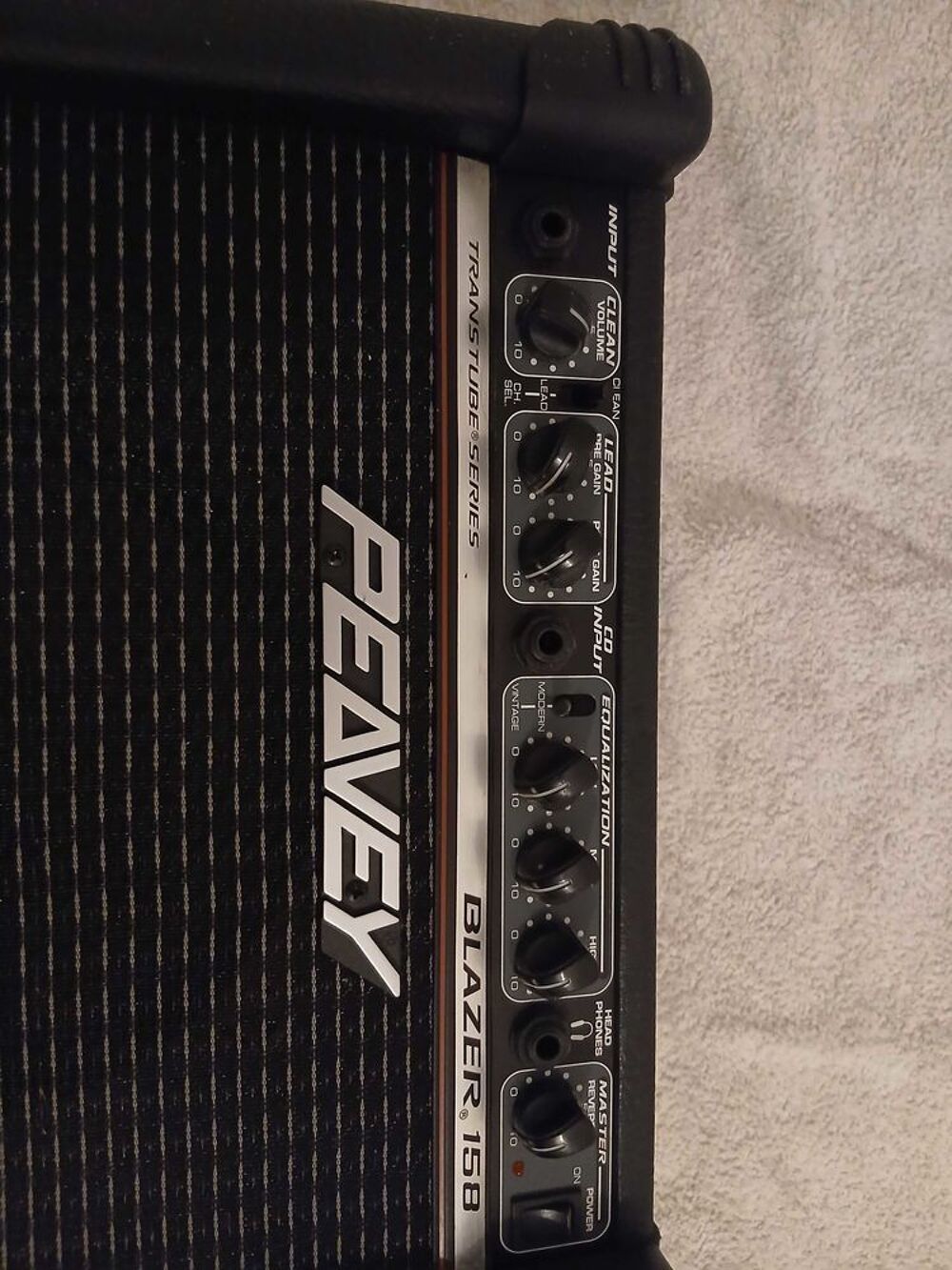 GUITARE ELECTRIQUE EPIPHONE SPECIAL MODEL GIBSON AVEC AMPLI PEAVEY BLASER 15watts 7.7v RMS 4 homs 40WATTS LE TOUT EN TR&agrave;ˆS TR&agrave;ˆS BON ETAT. Instruments de musique