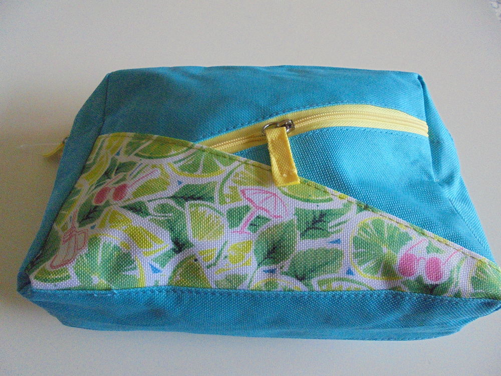 Trousse toilette turquoise (40) Maroquinerie