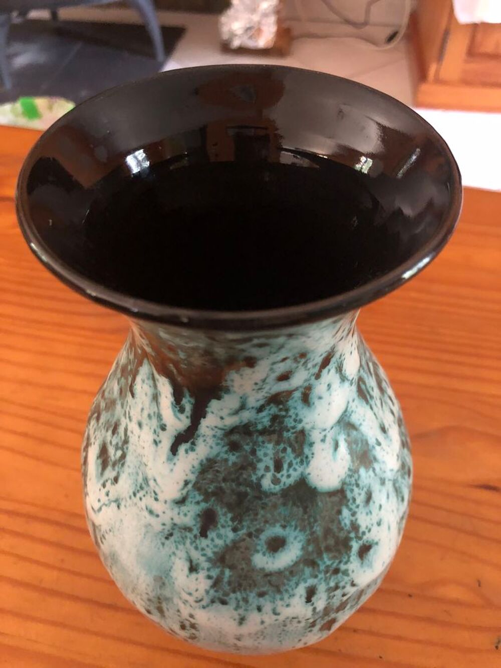 vase bleu en c&eacute;ramique de la Vanoise Décoration