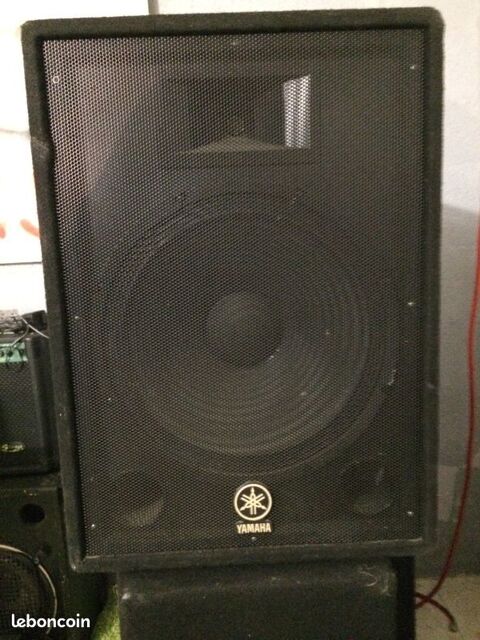 Deux enceintes professionnelles Yamaha AX15 260 Saint-Paterne (72)