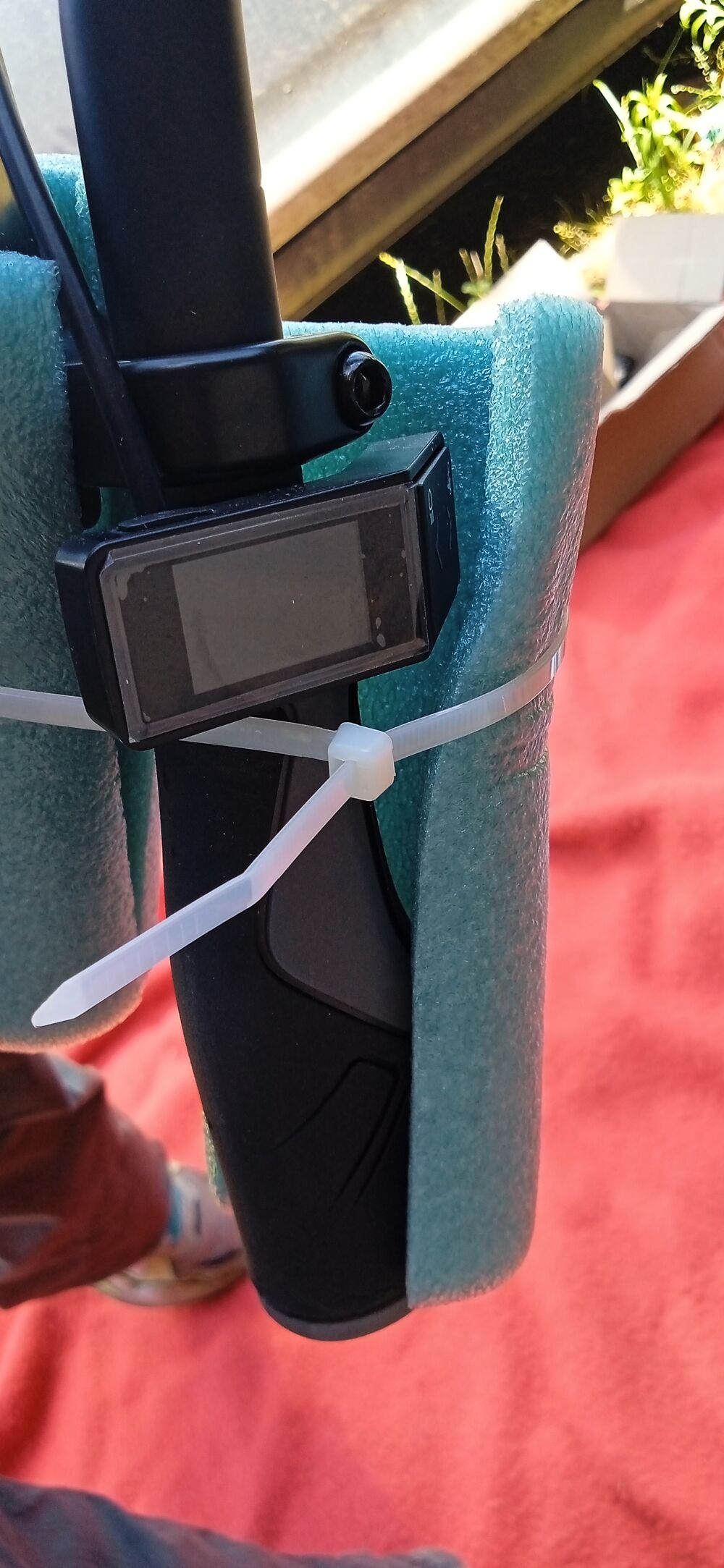 V&eacute;lo &eacute;lectrique EXS Cr&eacute;billon VAE Noir brillant Neuf Sports