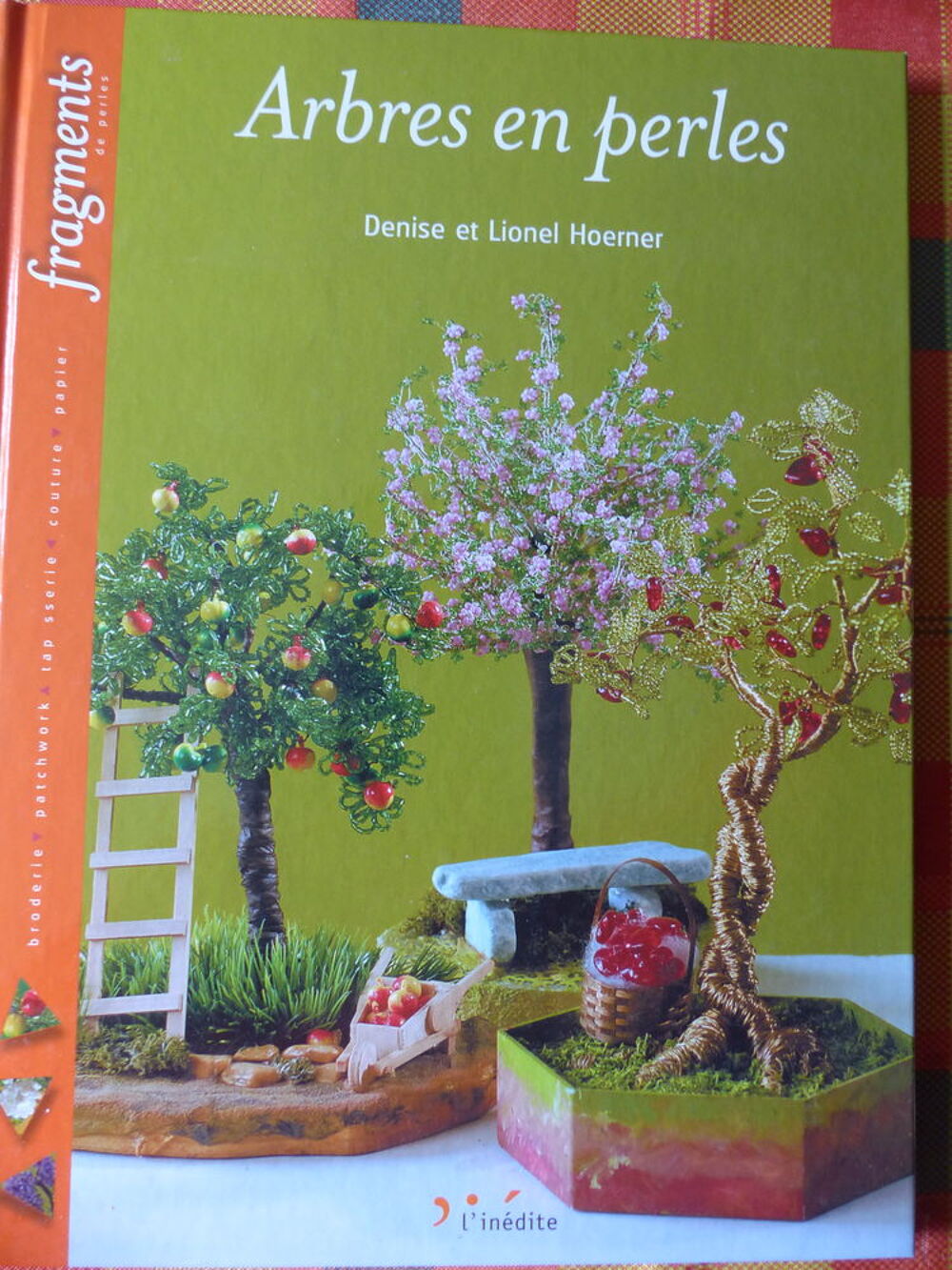ARBRES en PERLE (neuf) Livres et BD