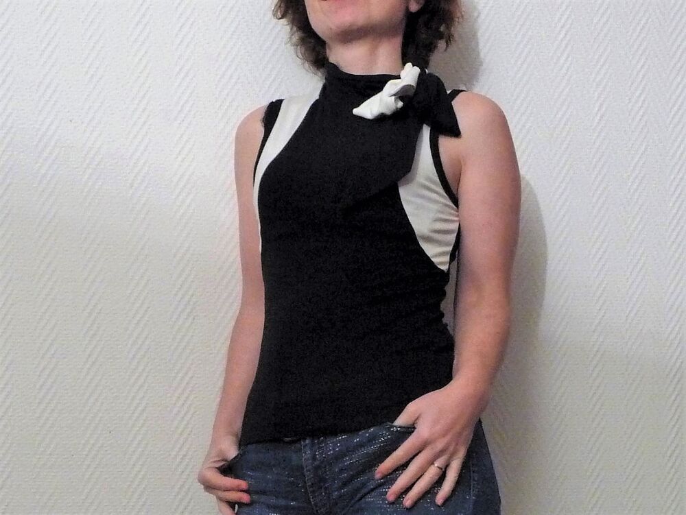 Top/ Tee Shirt Noir et Blanc avec Lien &agrave; Nouer- Morgan Vêtements