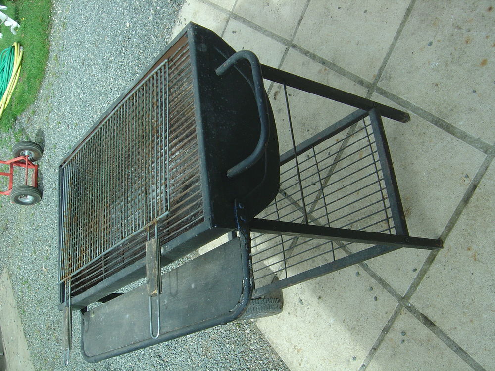 BARBECUIEW DE TERRASSE
Bricolage
