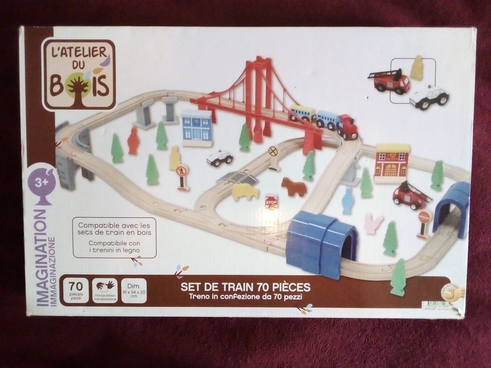 Circuit et set de train en bois 70 pi&egrave;ces Jeux / jouets