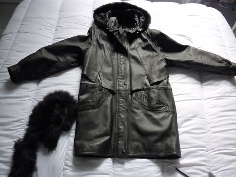 manteau en cuir noir 30 Crteil (94)