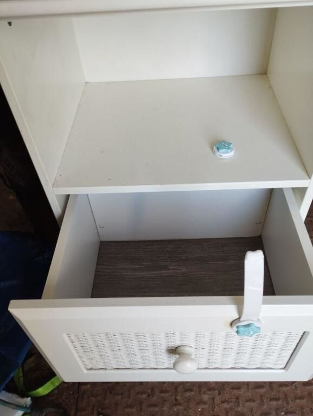 Meuble &agrave; langer . Mobilier enfants