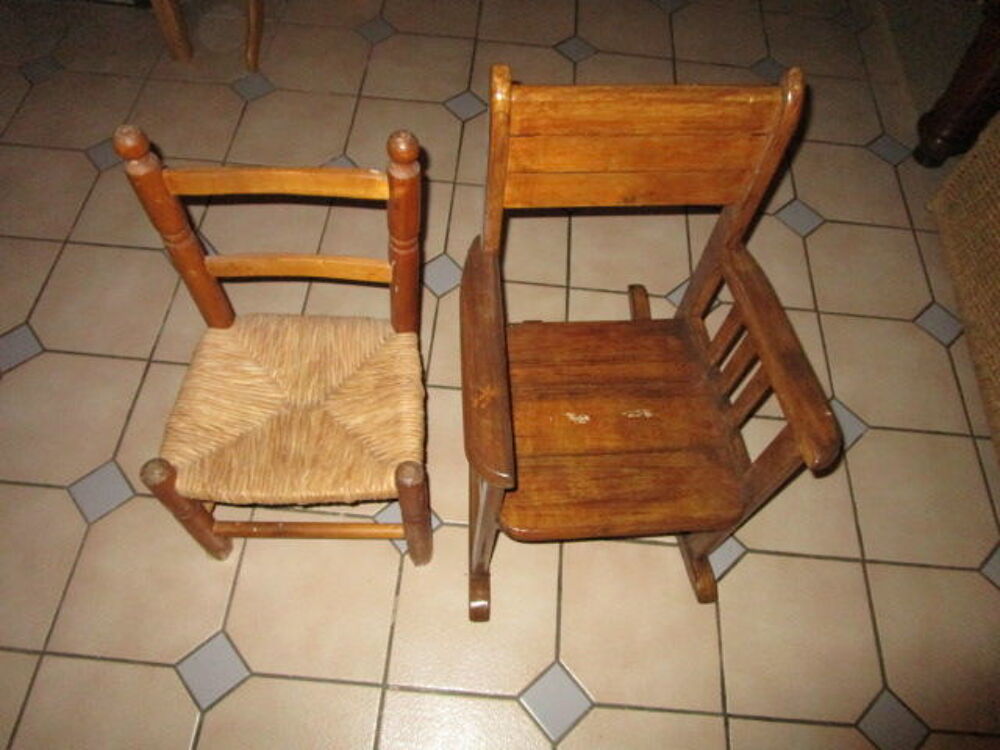 TROIS CHAISES UN ROCKING CHAIR + DEUX CHAISES ENFANT Mobilier enfants