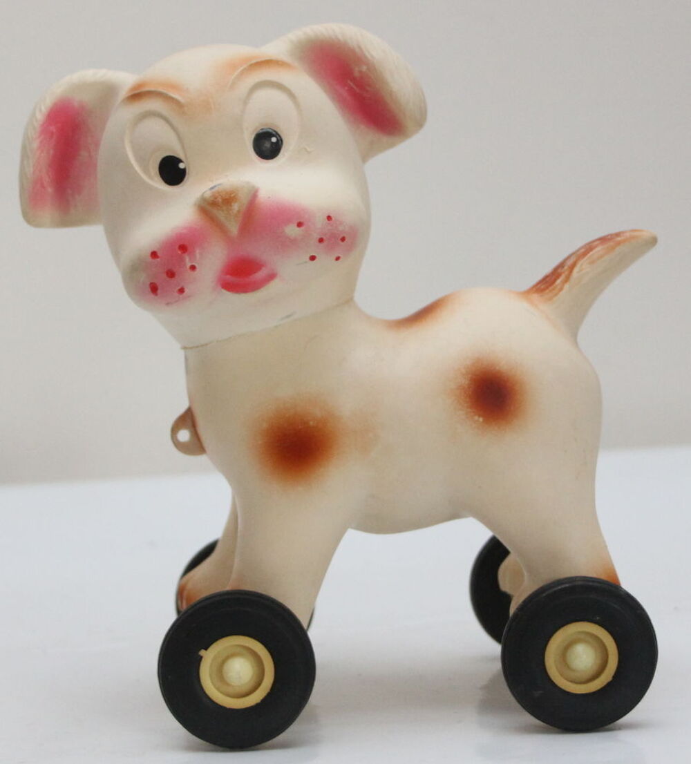 Chien Bulldog &agrave; tra&icirc;ner pouet Delacoste Jeux / jouets