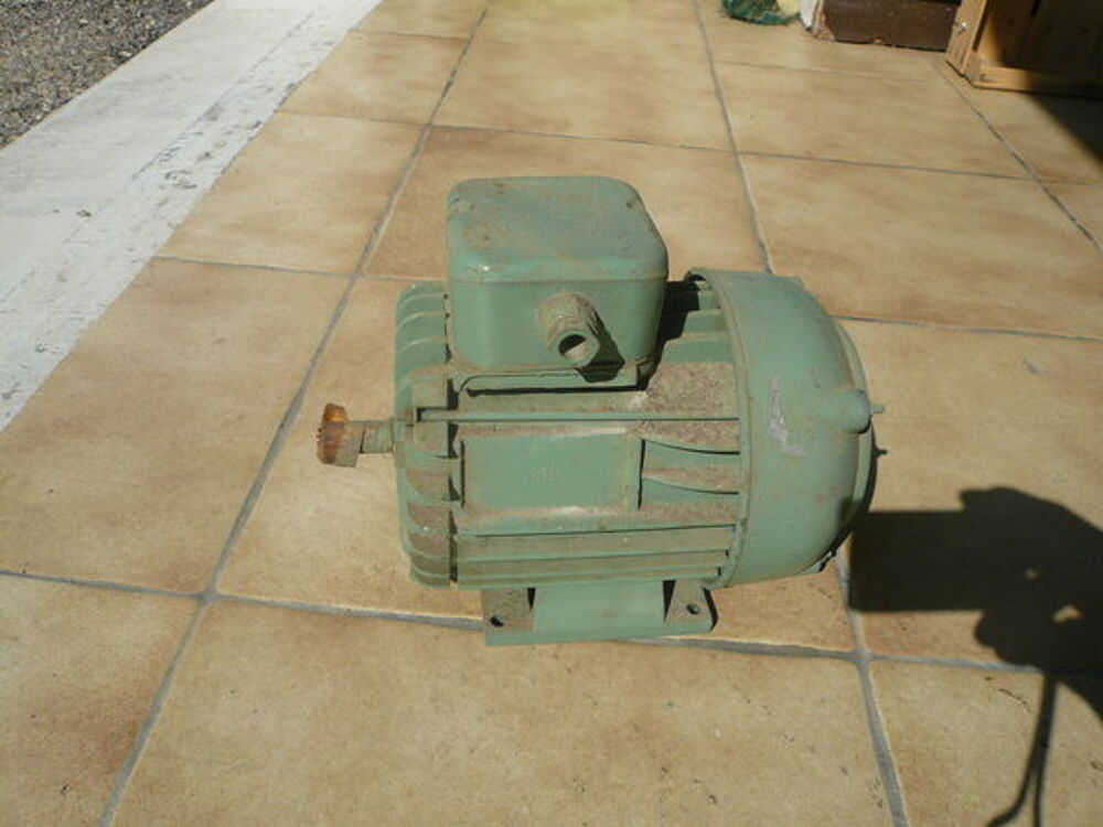 moteur &eacute;lectrique triphas&eacute; 220/380 Bricolage