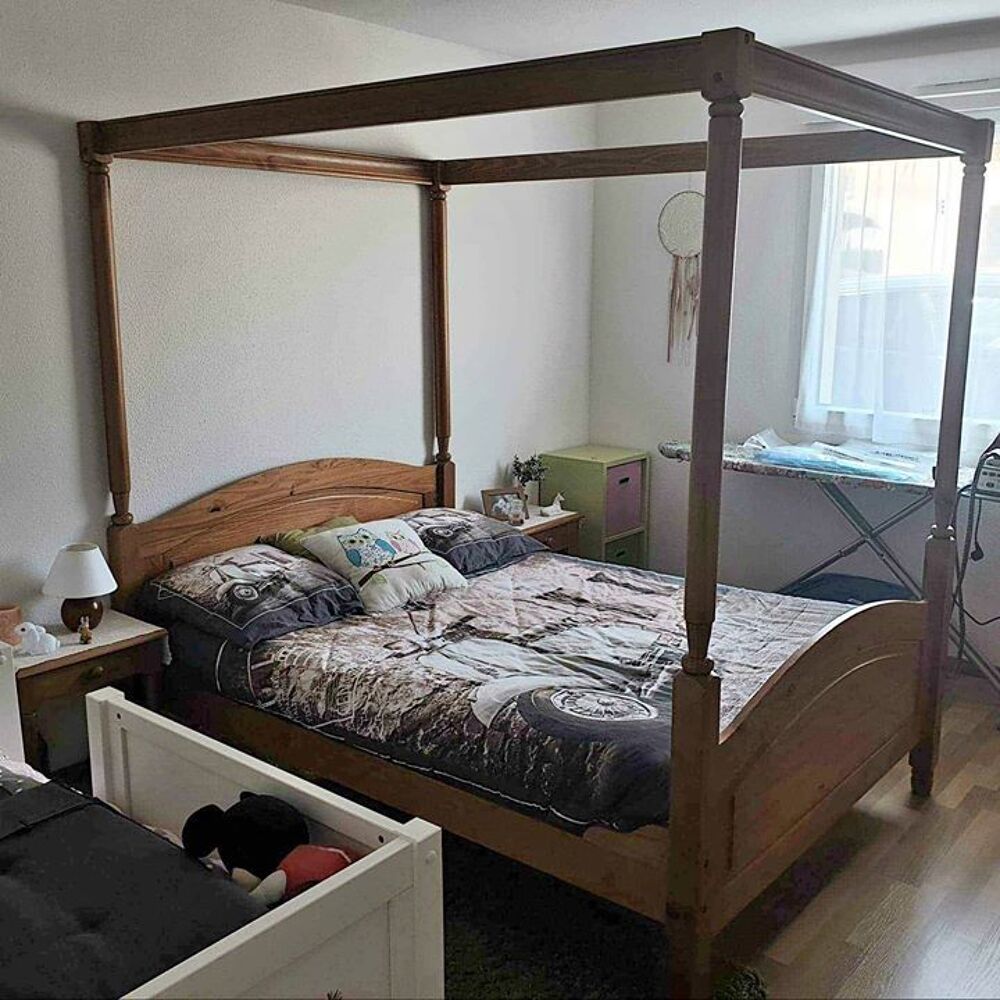 LITS EN BOIS MASSIF Meubles
