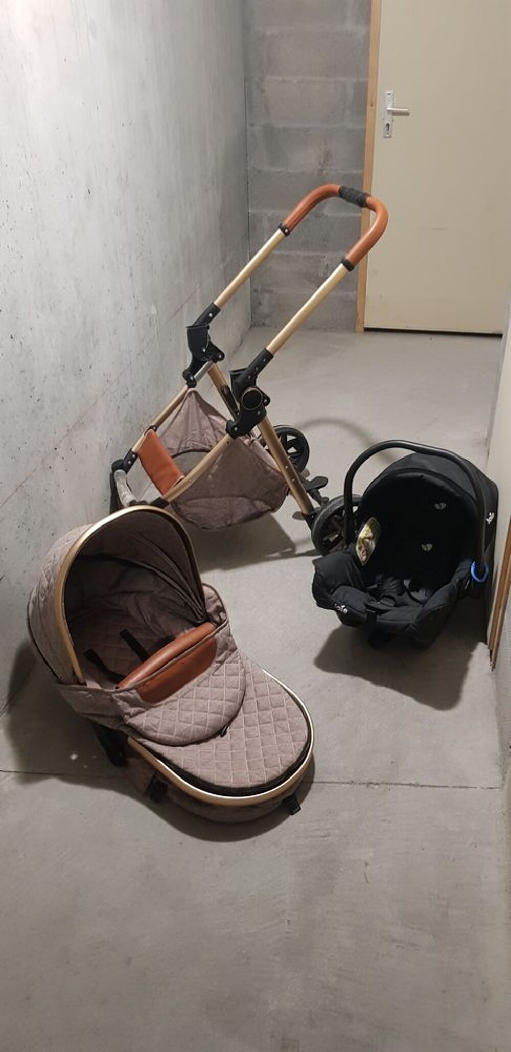 Poussette et si&egrave;ge voiture b&eacute;b&eacute; Puériculture