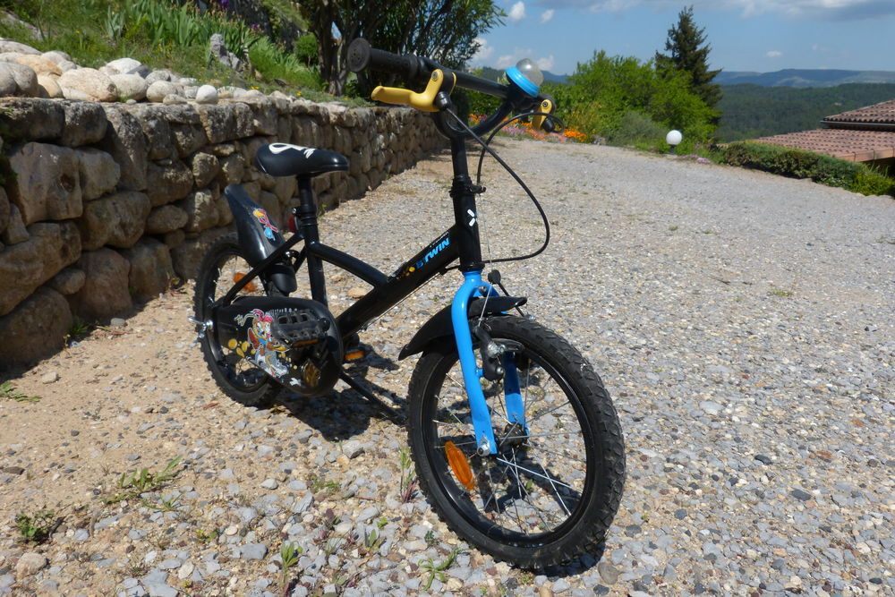 Achetez Vélo Enfant B'twin Quasi Neuf, Annonce Vente à Labégude (07 ...