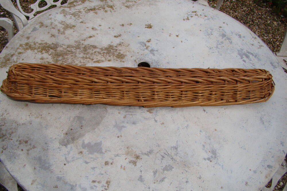 Ancienne grande pani&egrave;re &agrave; pain de boulanger 82 cm
Décoration