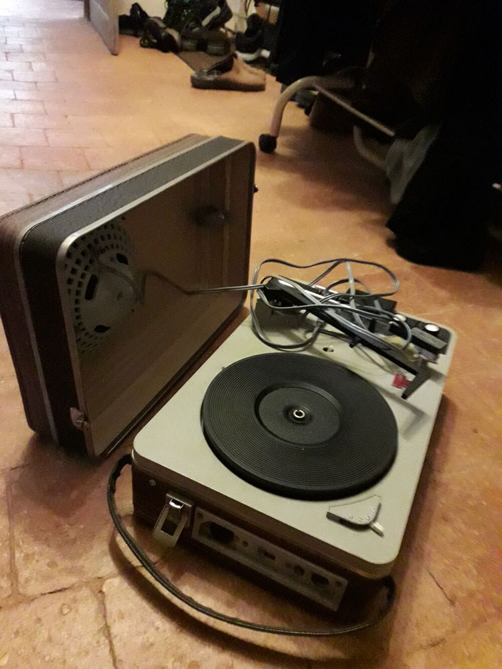 Vieux tourne disque Photos/Video/TV