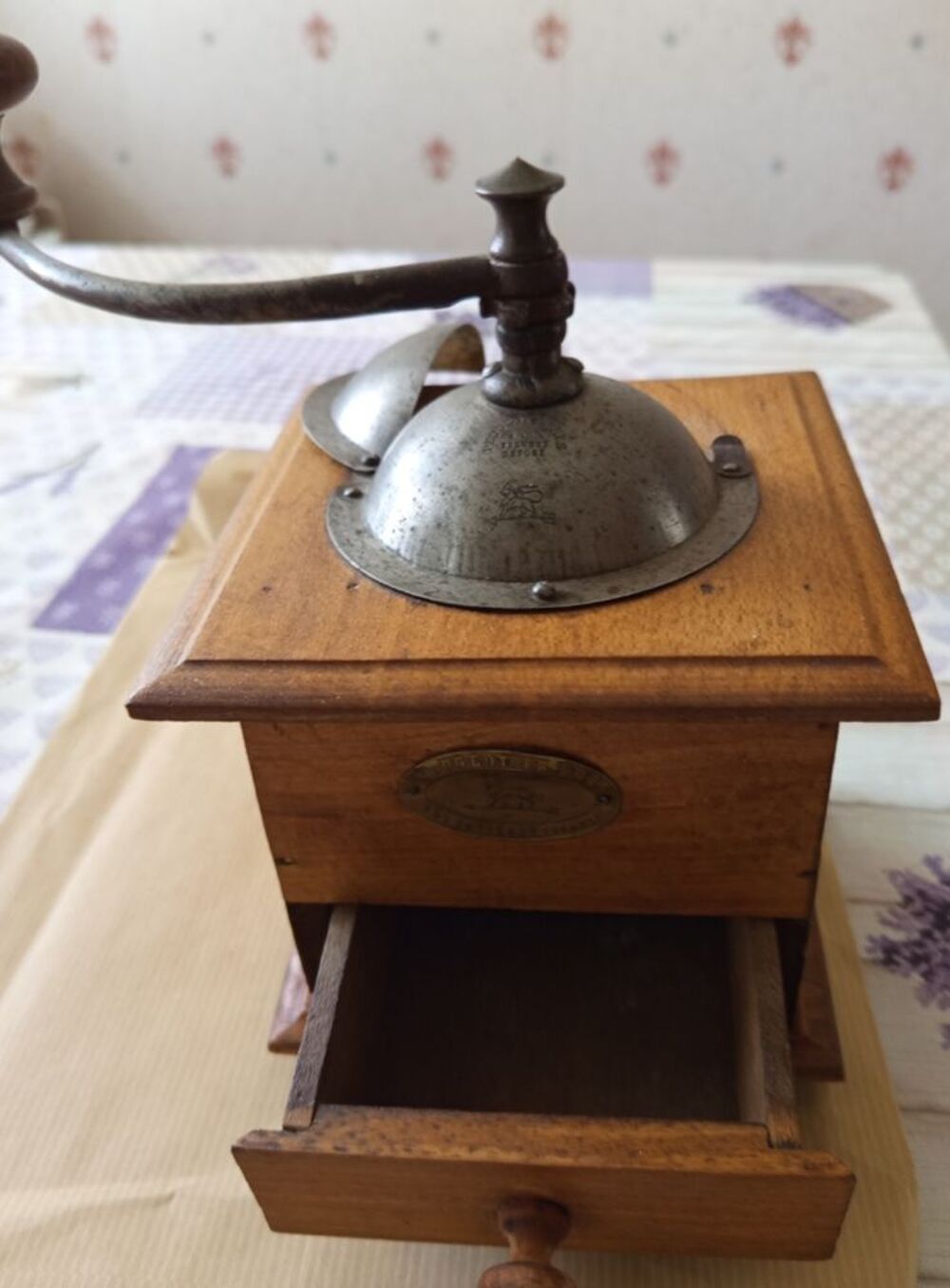 MOULIN A CAFE BOIS VINTAGE "PEUGEOT FRERES "VALENTIGNEY" 