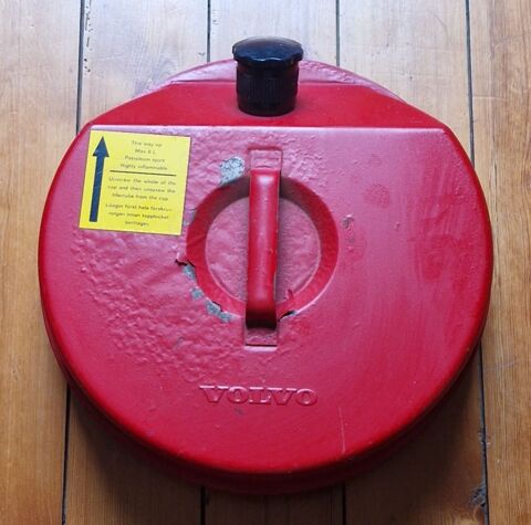 Jerrycan vintage Volvo années 70. Bon état. 0 Les Sables-d'Olonne (85)