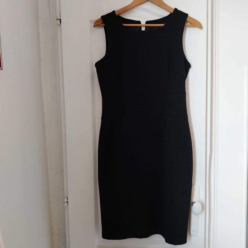 Robe noire sans manches Vtements