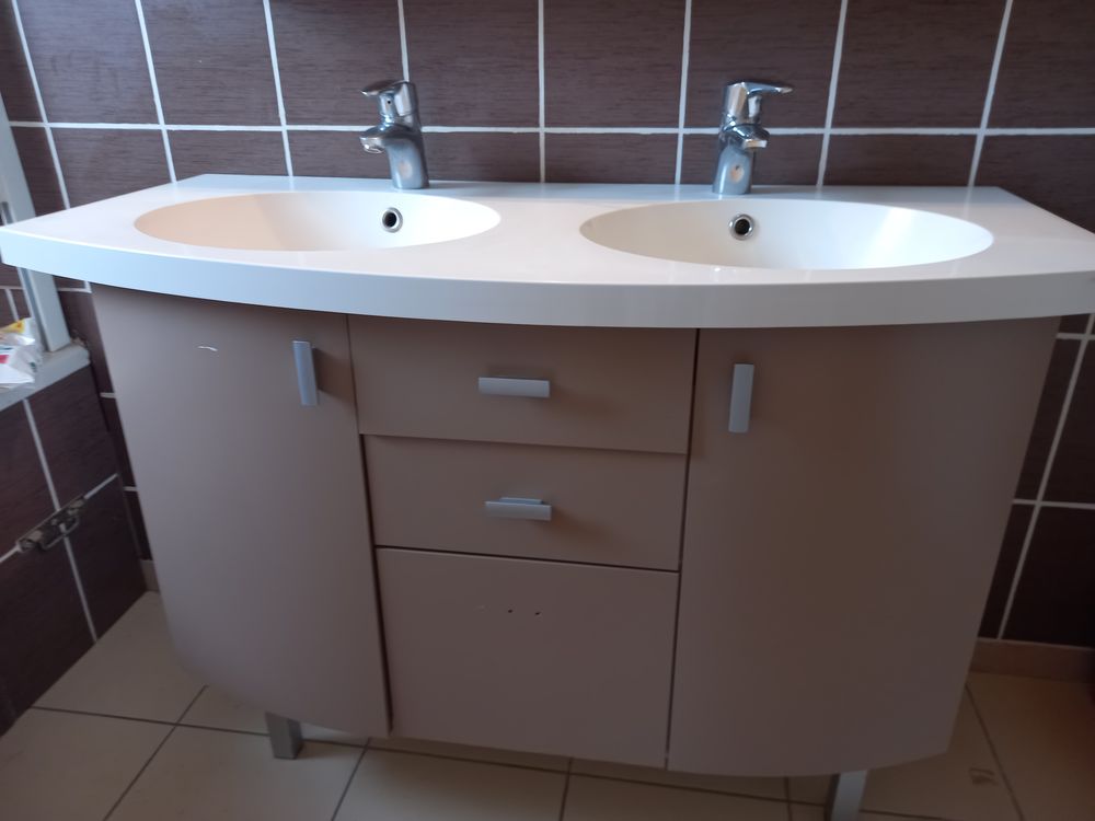meuble salle de bain avec 2 vasques bon &eacute;tat g&eacute;n&eacute;ral Meubles