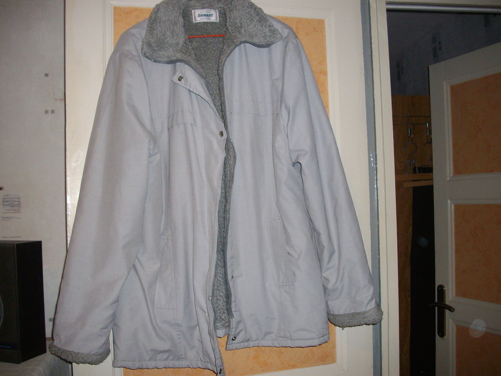 3 anoraks gris Vtements