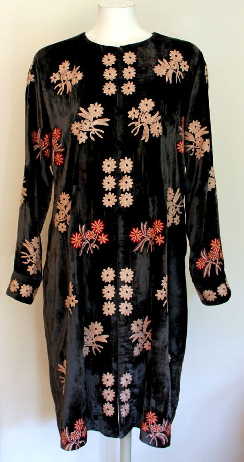 Manteau brod� FRAGONNARD T.1
soit T. 40/42 Fr 130 Issy-les-Moulineaux (92)