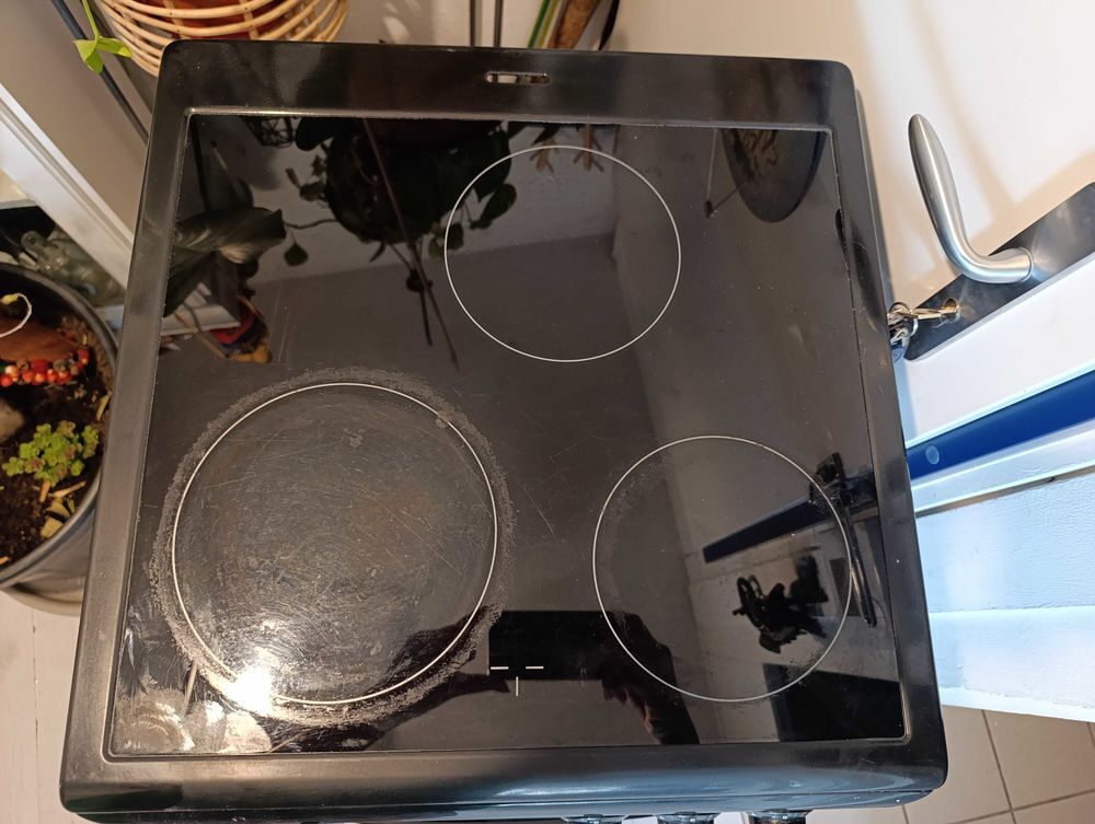cuisini&egrave;re &agrave; vendre bon &eacute;tat Electroménager