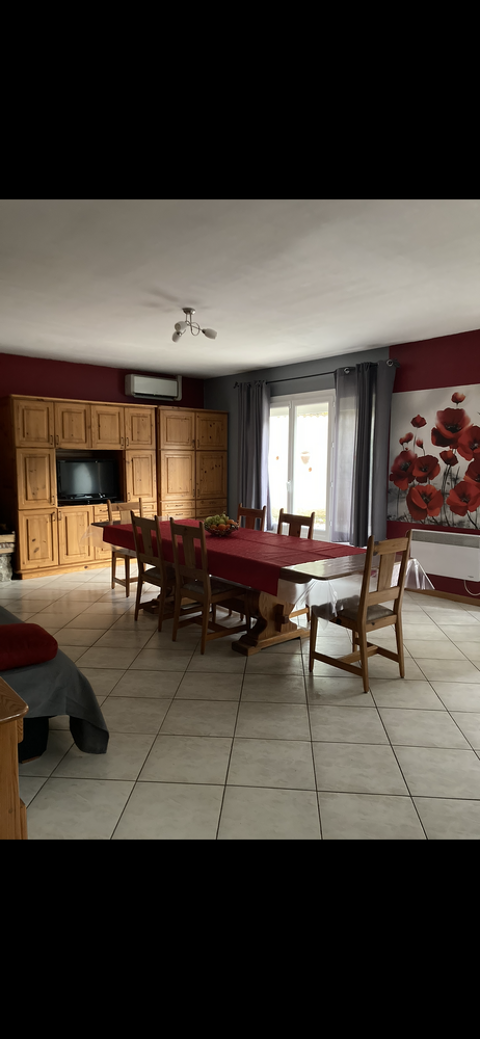  Villa  louer 7 pices 200 m