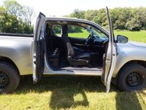 Hilux HILUX X-TRA CAB 4WD 2.4L 150 D-4D LECAP 2022 occasion 38080 Saint-Marcel-Bel-Accueil