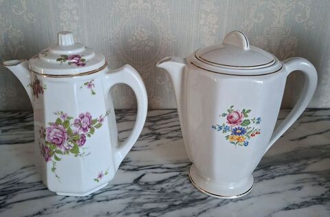Théières en porcelaine. 15 Poitiers (86)