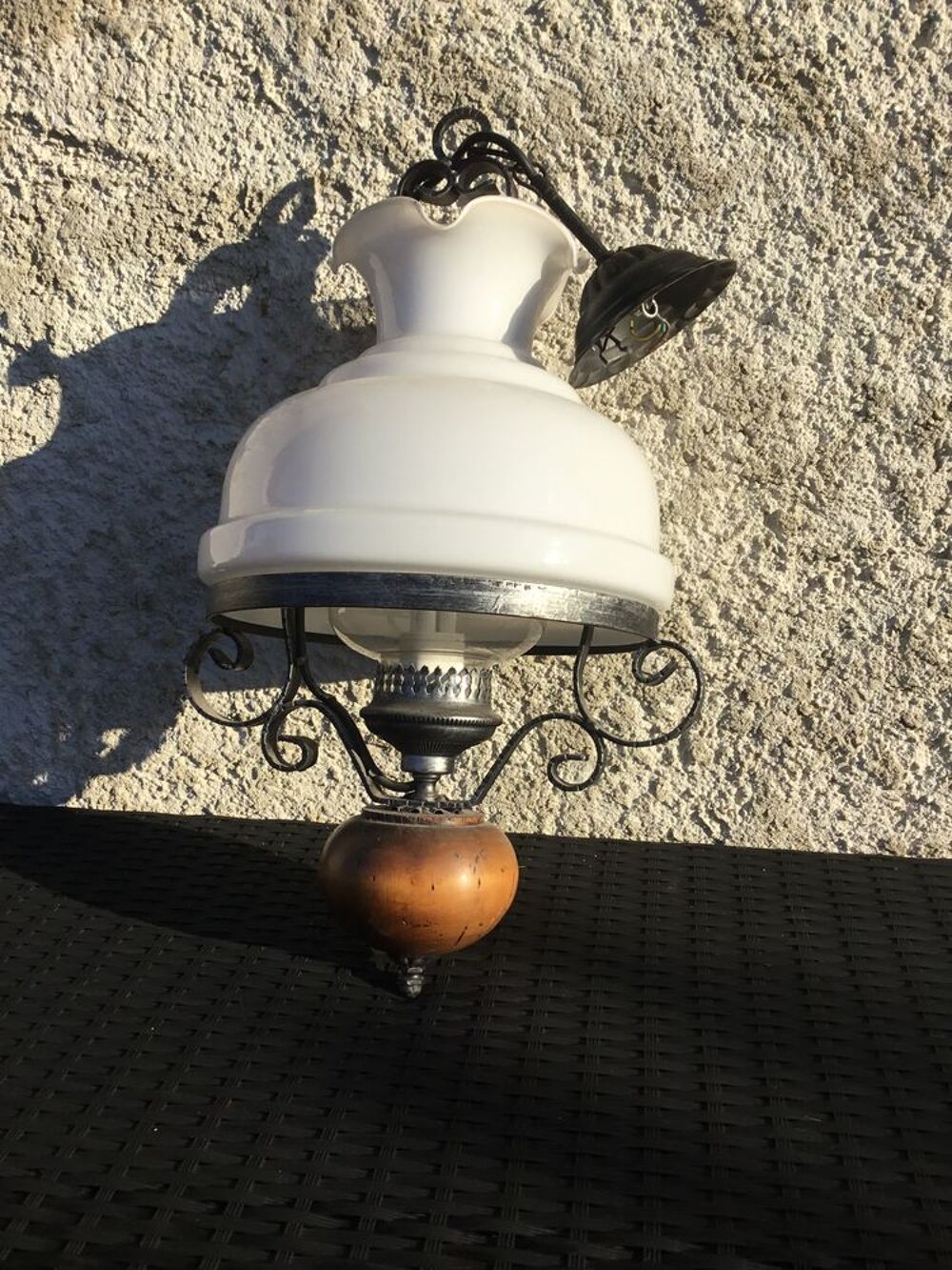 Lustre en opaline blanche Décoration