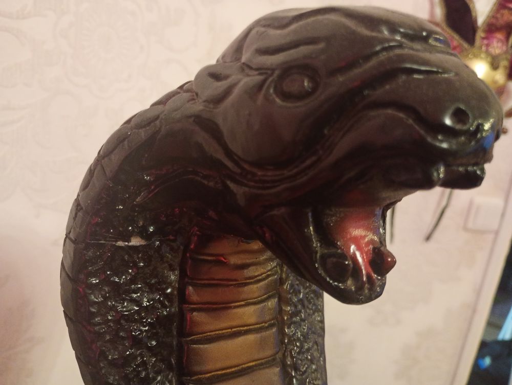 statue cobra impressionnante gratuite Décoration