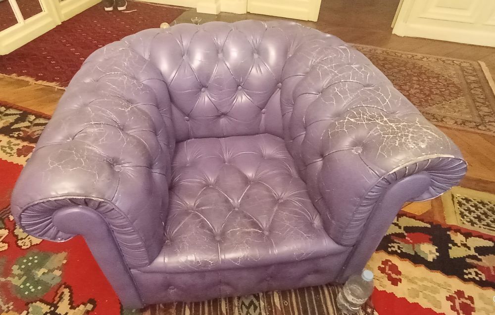 Salon Chesterfield Canap&eacute; + 2 fauteuils en cuir Meubles